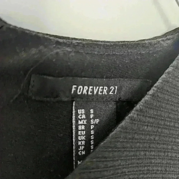 Forever  21 Black dress - size small - Picture 4 of 4
